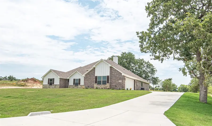 10008 Valley Oak Ct Lane, Springtown, TX 76082 - #2