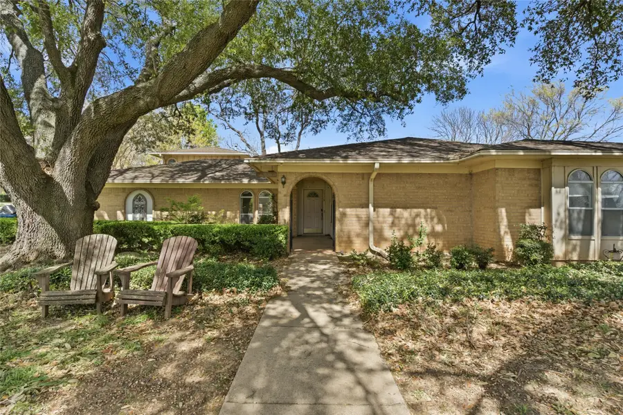 2326 Forest Hills Road, Grapevine, TX 76051 - #2