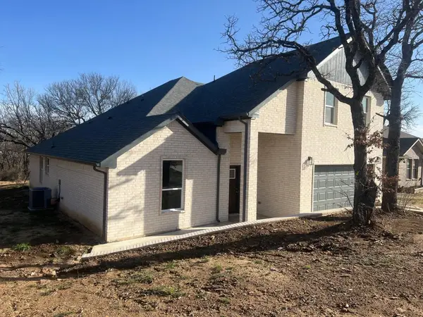 504 Bellaire Circle, Mineral Wells, TX 76067