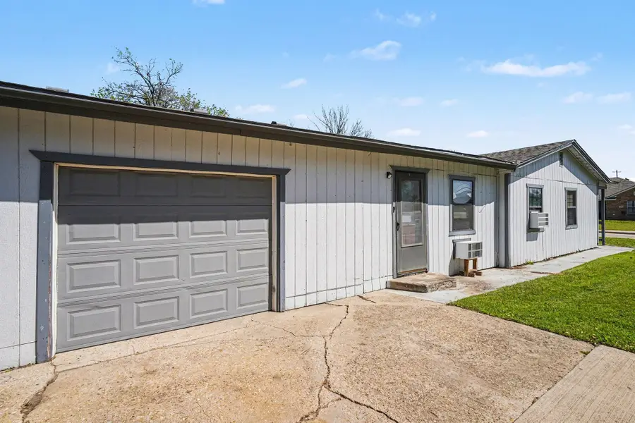 105 E Park Street, Little Elm, TX 75068 - #2