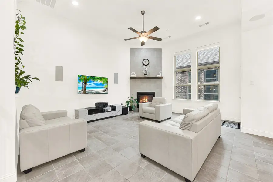 108 Canonbury Drive, Lewisville, TX 75067 - #2