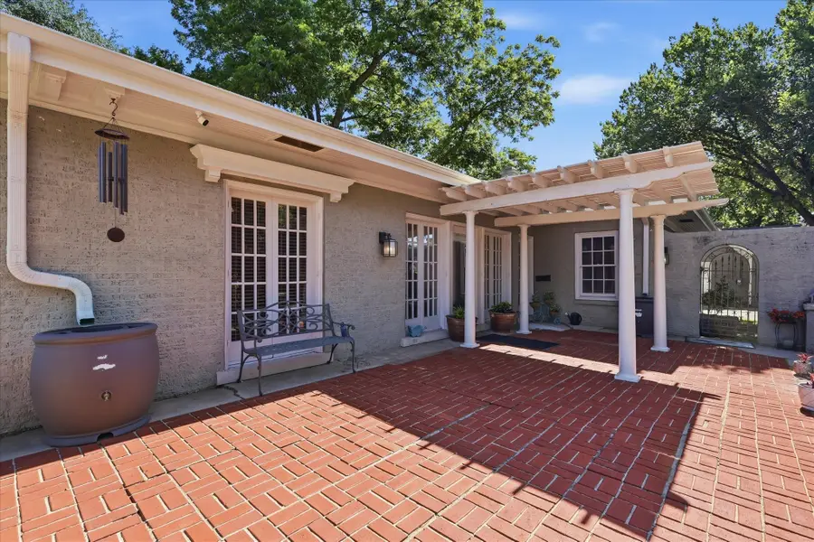 1306 N Locust Street, Denton, TX 76201 - #3