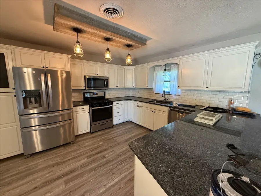 1412 Hillcrest Street, Ennis, TX 75119 - #2