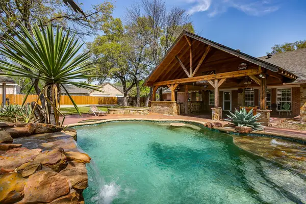 128 Oakwood Court, Lakeside, TX 76135