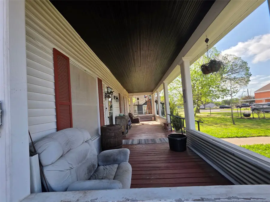 211 W Sabine Street, Groesbeck, TX 76642 - #2