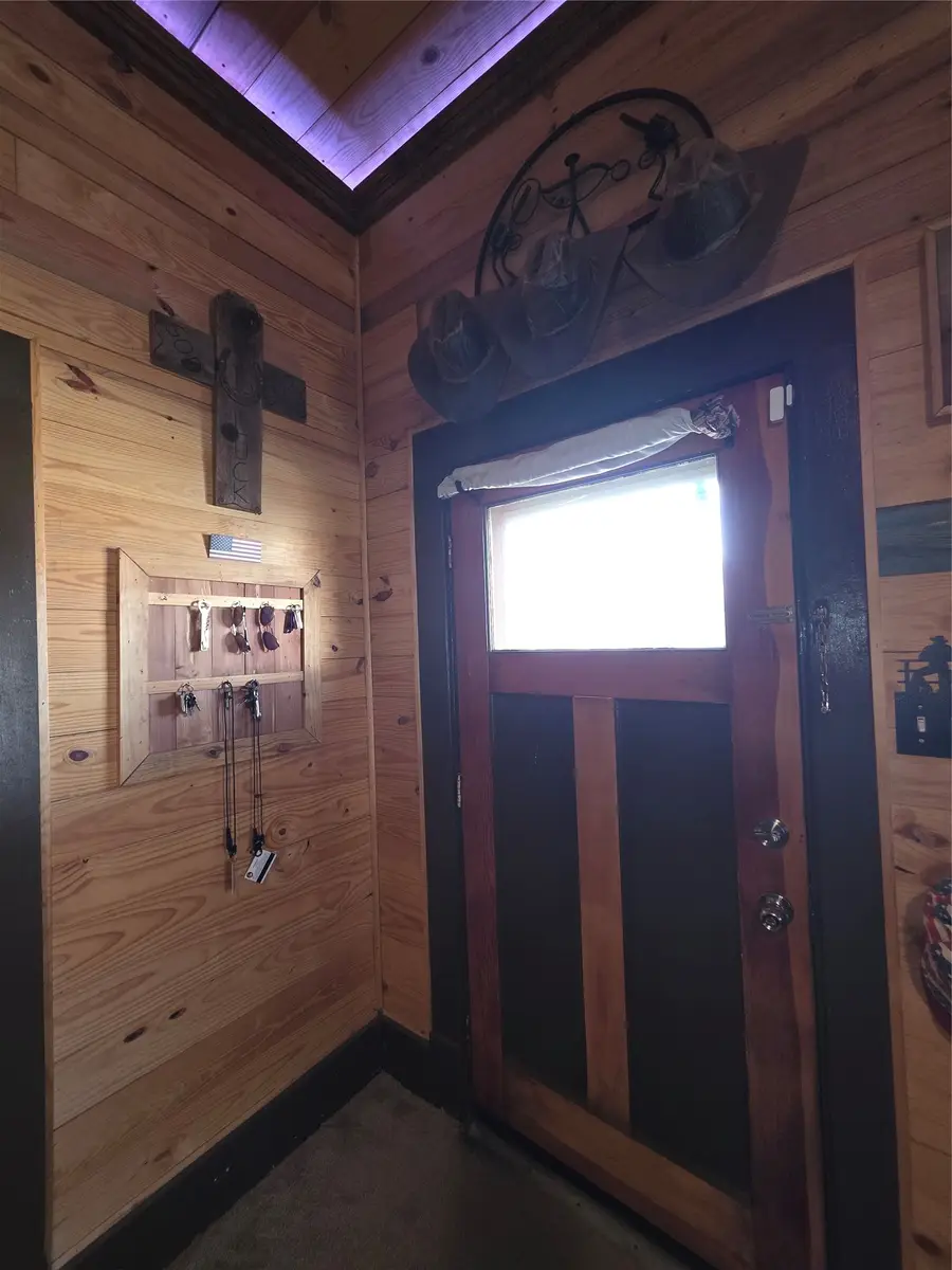 211 W Sabine Street, Groesbeck, TX 76642 - #3