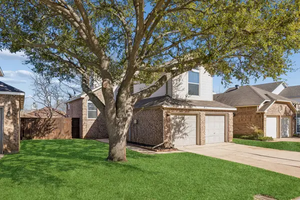 913 Azalia Drive, Lewisville, TX 75067