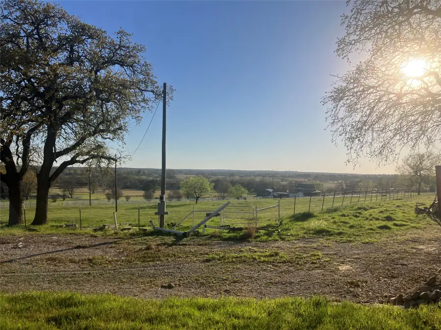 355 Carmen Street, Reno, TX 76020 - #2