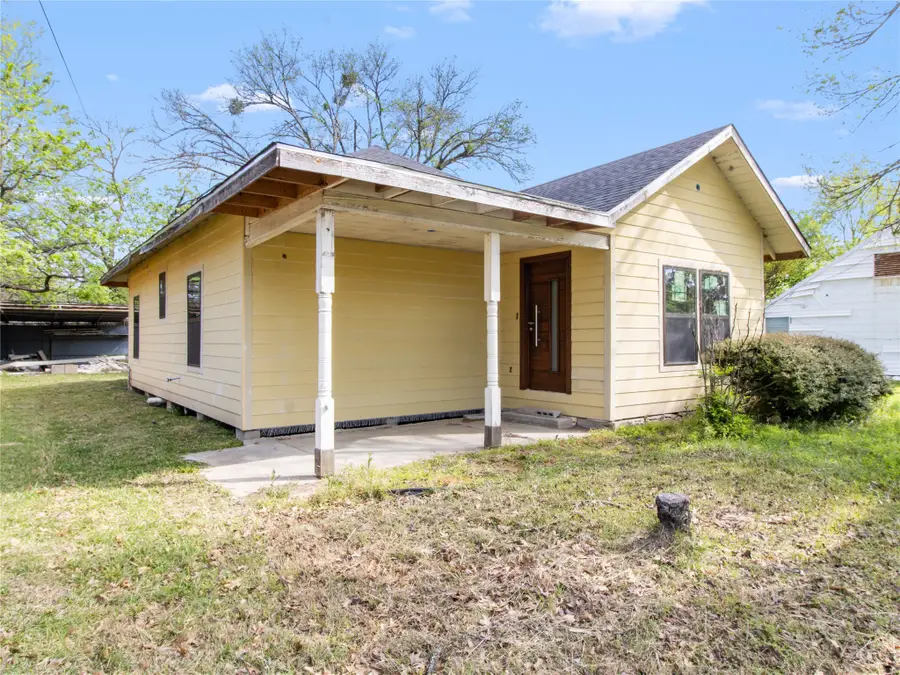 1005 E Evergreen Street, Mexia, TX 76667 - #3