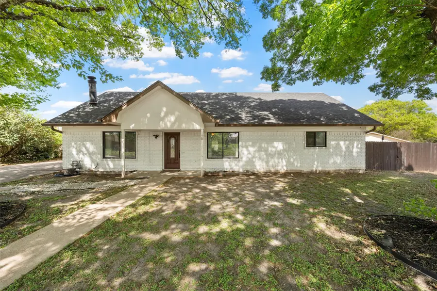 128 E Johnson Street, Hewitt, TX 76643 - #2