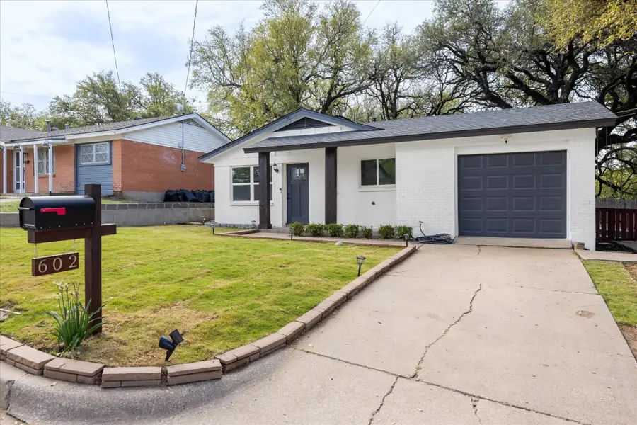 602 E 4th Street, Weatherford, TX 76086 - #3