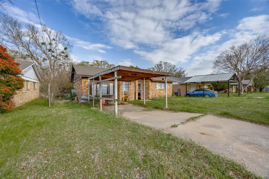 1800 S Center Street, Denison, TX 75021 - #2