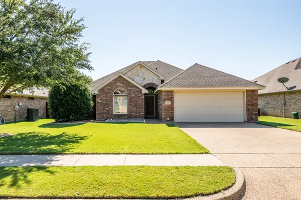 10913 Golfview Way, Benbrook, TX 76126