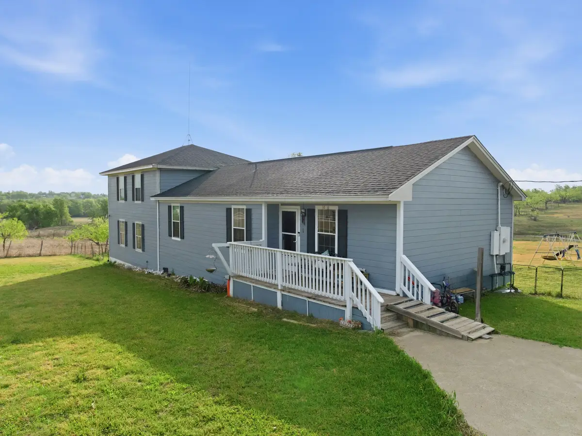 104 County Road 412b, Lott, TX 76656 - #1