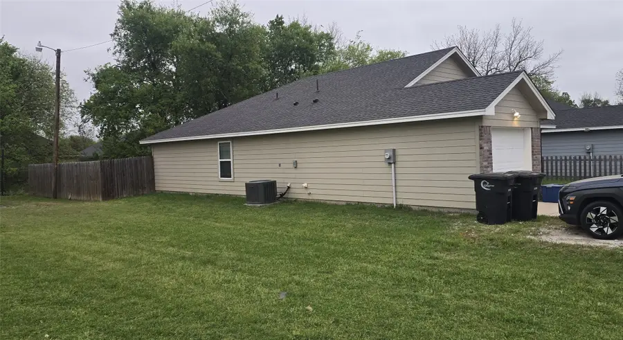 448 Chase Avenue, Cleburne, TX 76031 - #2