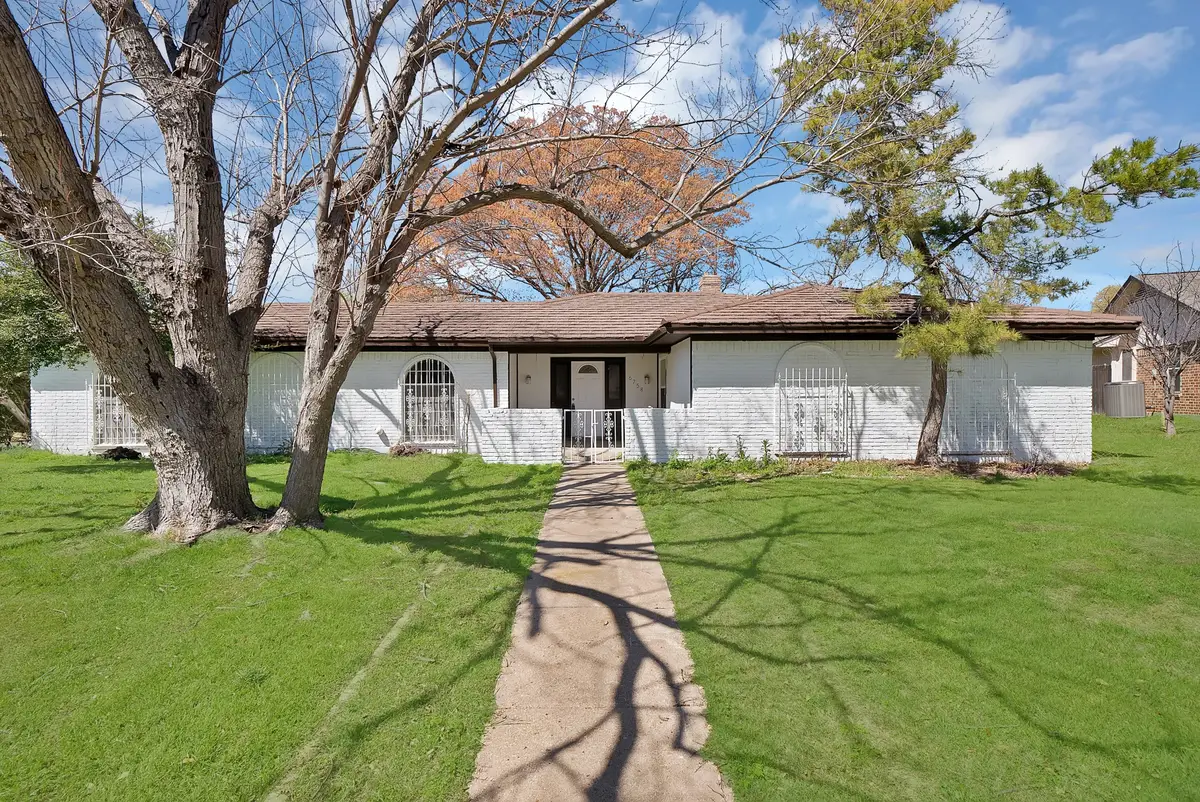 6758 Cartagena Court, Fort Worth, TX 76133 - #1