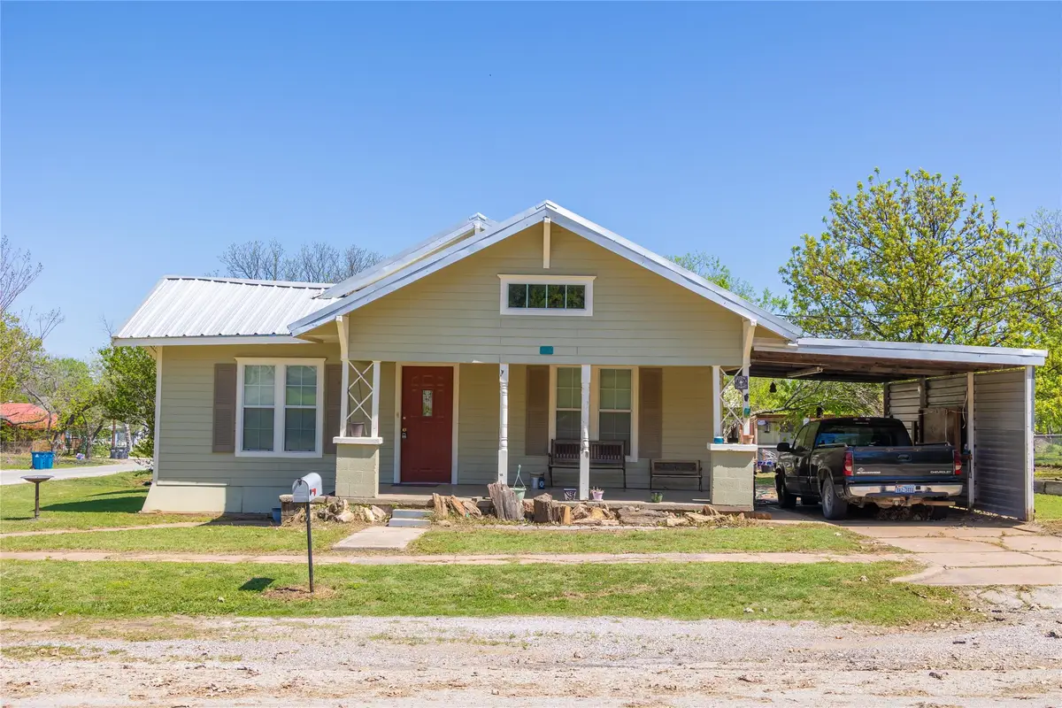 601 E Ross Avenue, De Leon, TX 76444 - #1