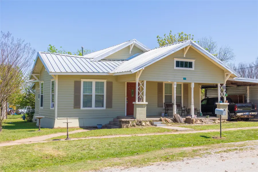 601 E Ross Avenue, De Leon, TX 76444 - #2
