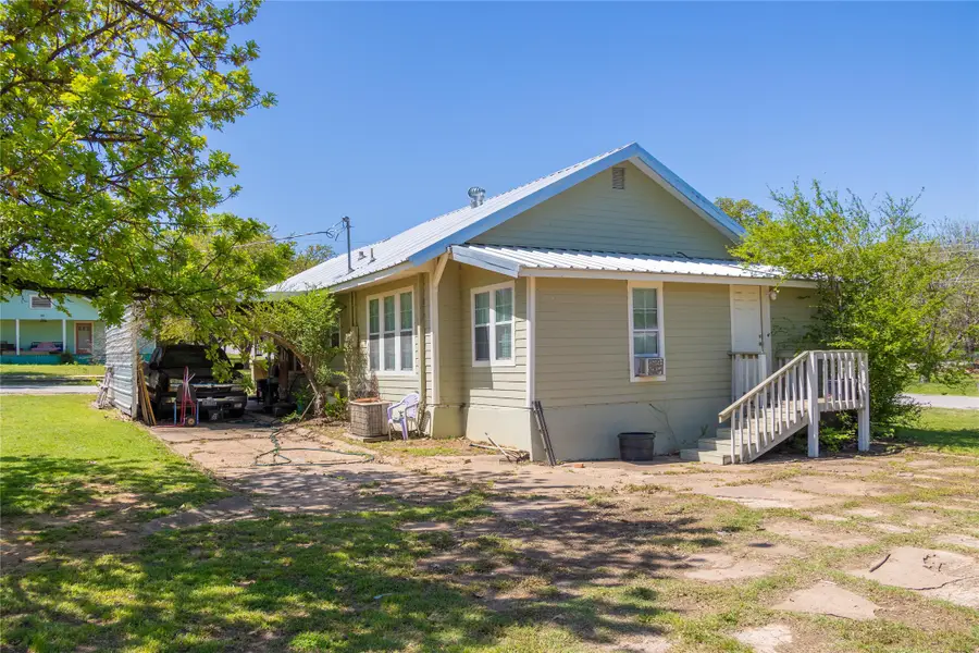 601 E Ross Avenue, De Leon, TX 76444 - #3