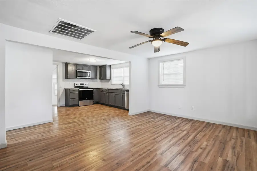 1100 SE 9th Street, Mineral Wells, TX 76067 - #3