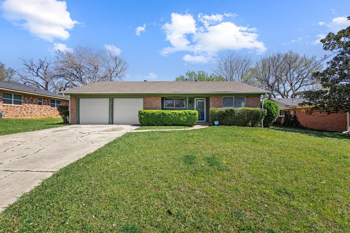 1306 Hillside Drive, Gainesville, TX 76240 - #1