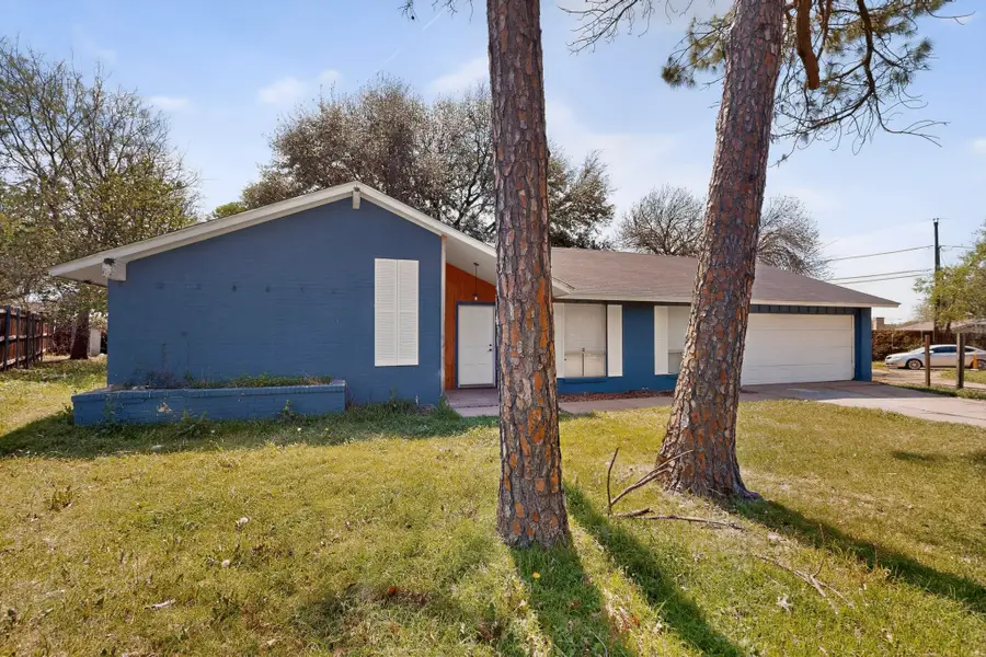 400 Casa Bello Court, Irving, TX 75062 - #2