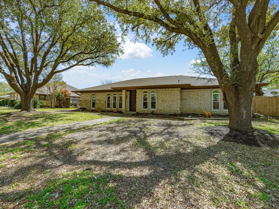 1901 Yorkstown Drive, Ennis, TX 75119 - #2