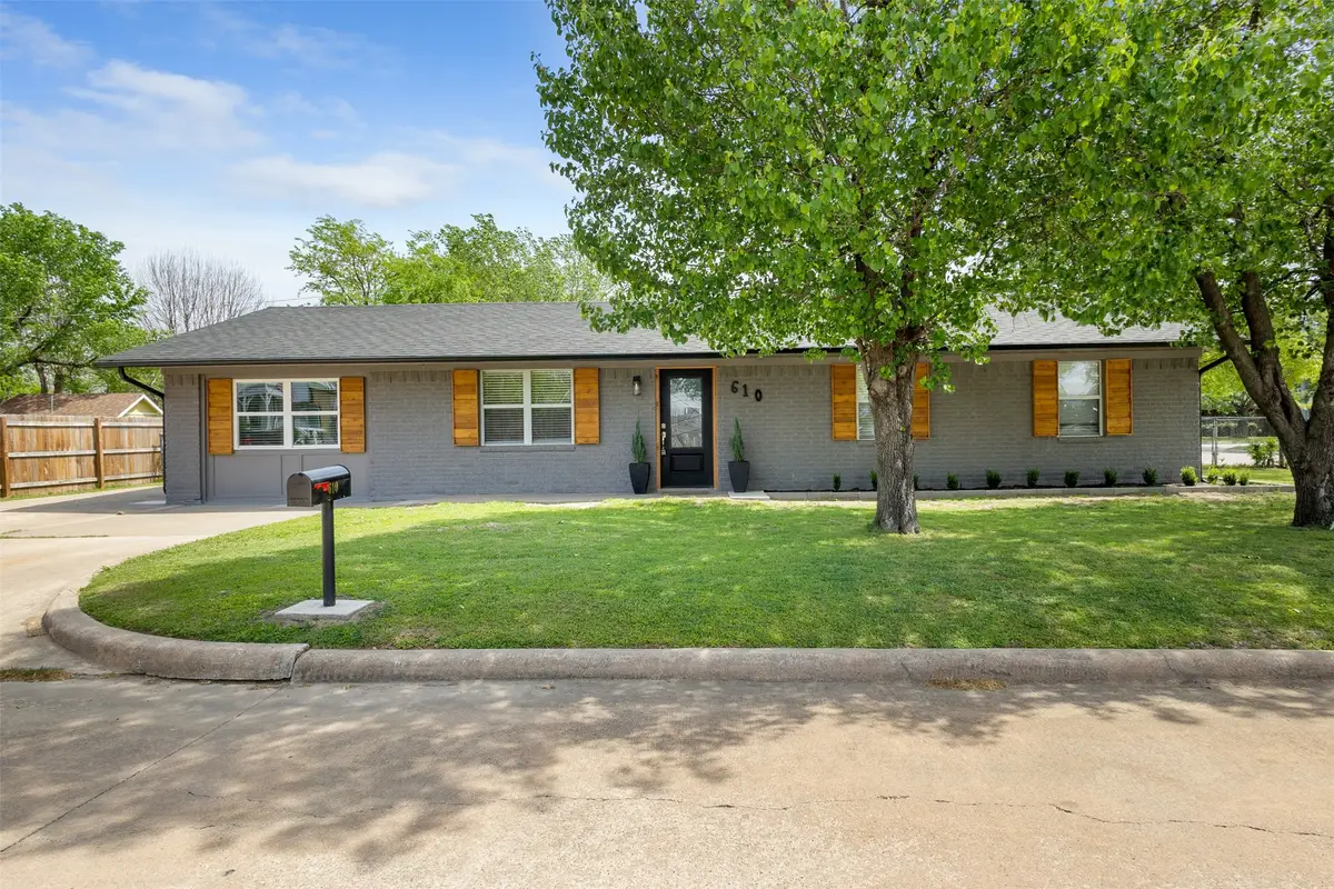610 S 10th Street, Sanger, TX 76266 - #1