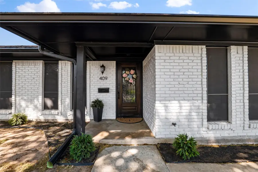 409 E Scotland Drive, Irving, TX 75062 - #2