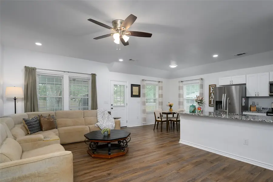 928 W Chase Street, Denison, TX 75020 - #3