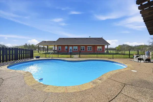 1616 Nash Howard Road, Waxahachie, TX 75165