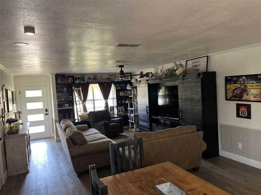 200 33rd Street, Mineral Wells, TX 76067 - #2