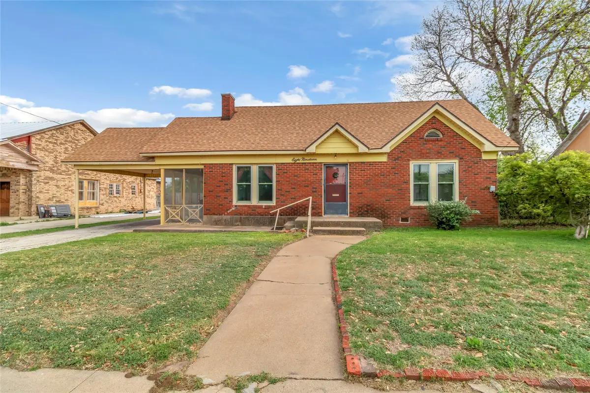 819 W Liveoak St, Coleman, TX 76834 - #1