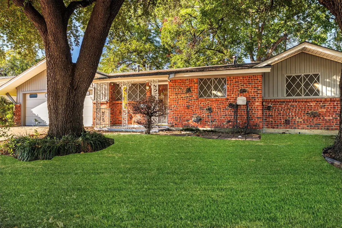 4557 Dee Lane, Haltom City, TX 76117 - #1