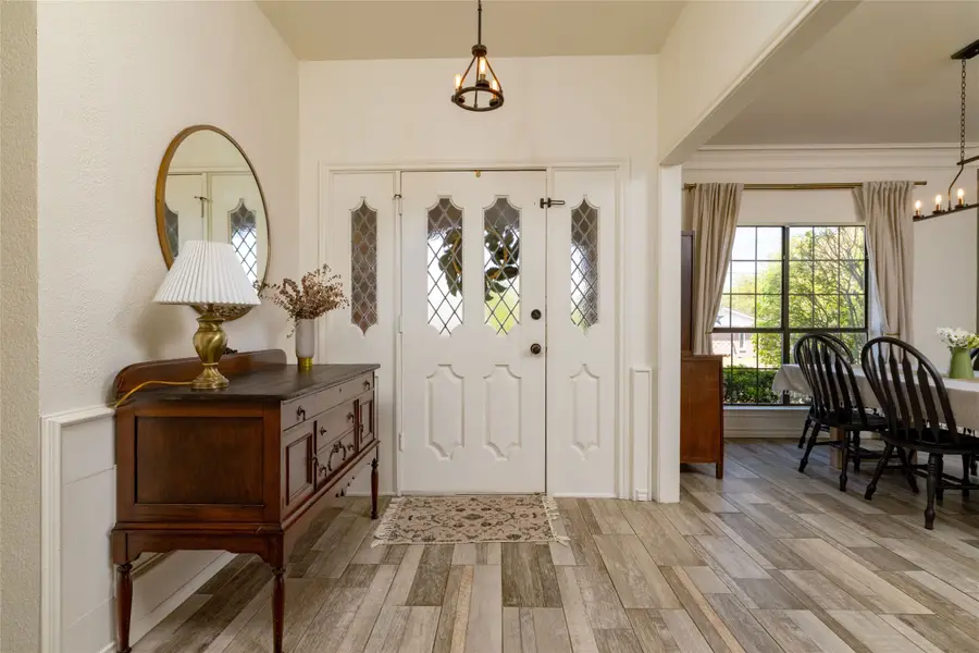 413 W Park Avenue, Weatherford, TX 76086 - #2