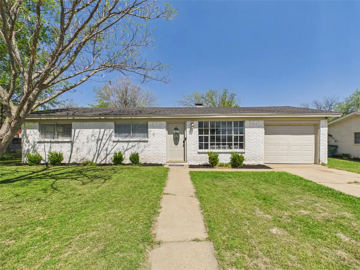 321 E Pine, Jacksboro, TX 76458 - #1