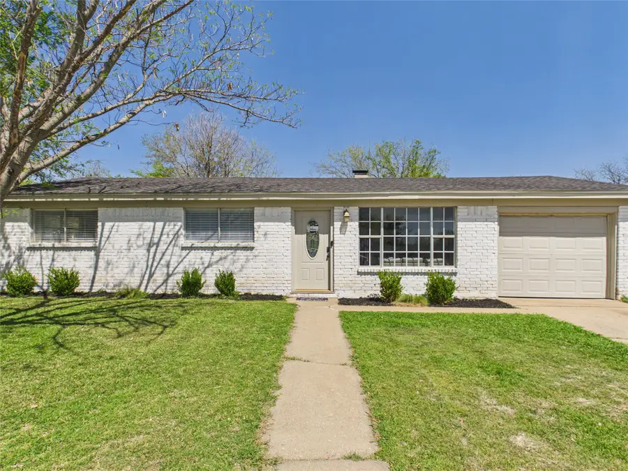 321 E Pine, Jacksboro, TX 76458 - #2