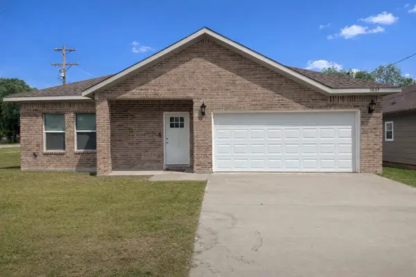 3605 College Street, Greenville, TX 75401