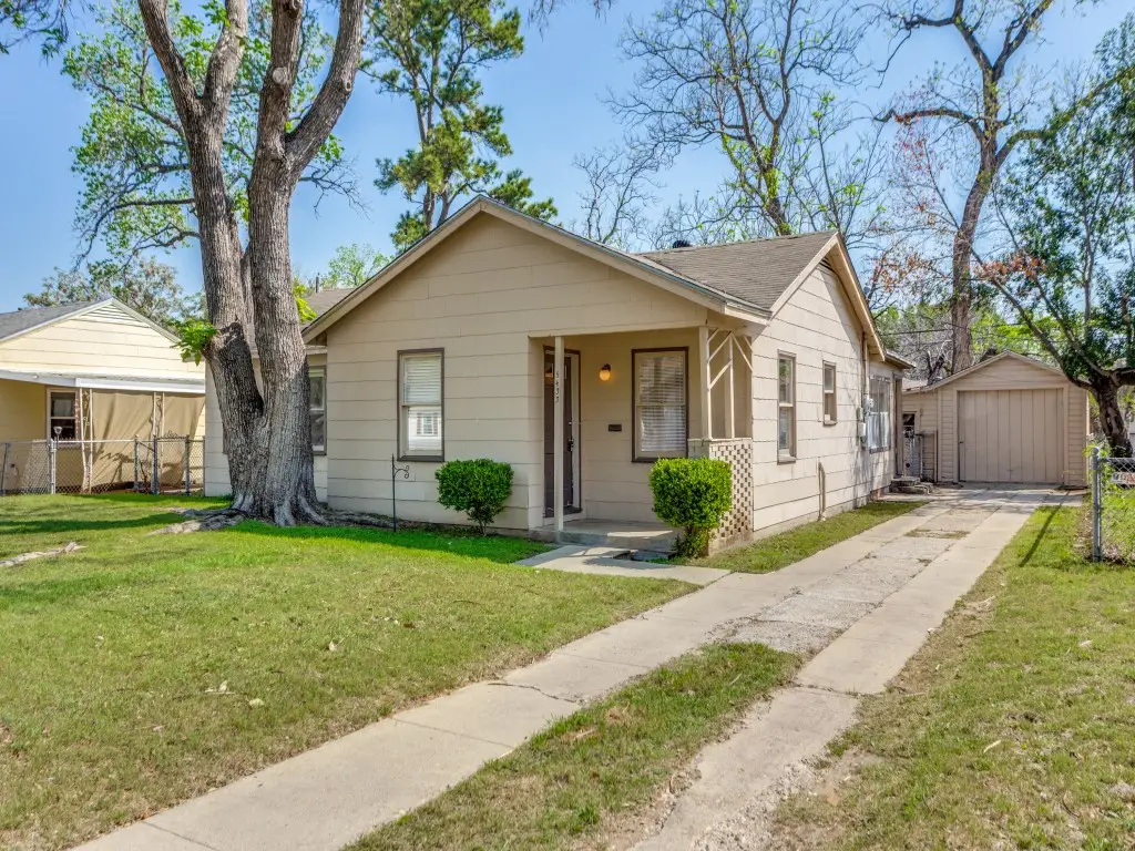 5433 Thomas Lane, River Oaks, TX 76114 - #1