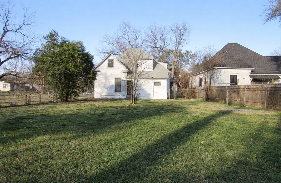 1622 N 6th Street, Waco, TX 76707 - #3
