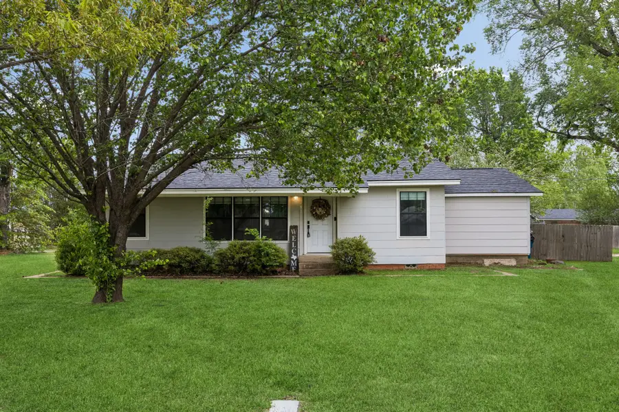 597 E Main Street, Van, TX 75790 - #2