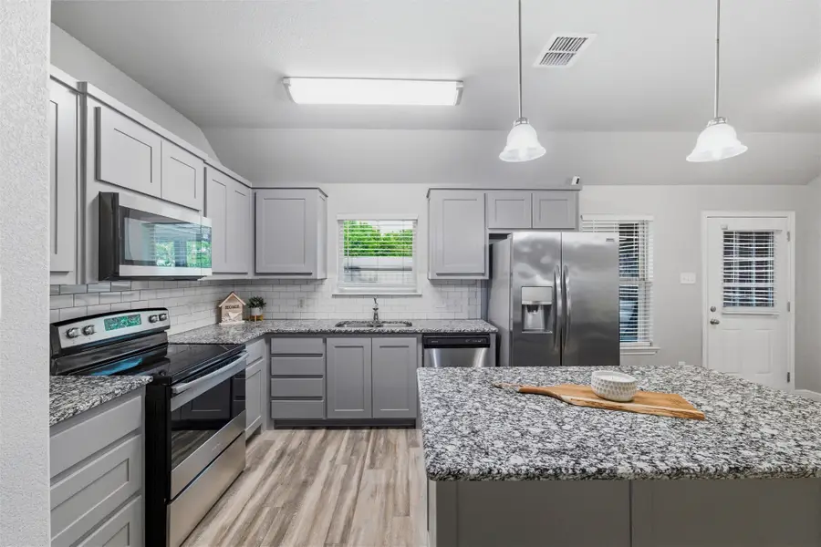 424 N Cedar Street, Springtown, TX 76082 - #3