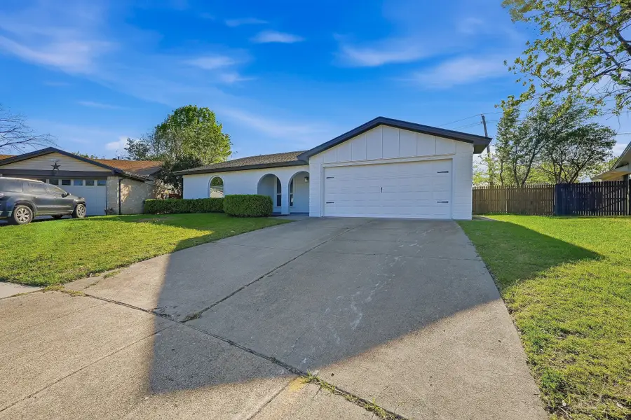 1710 Yorktown Drive, Arlington, TX 76014 - #2