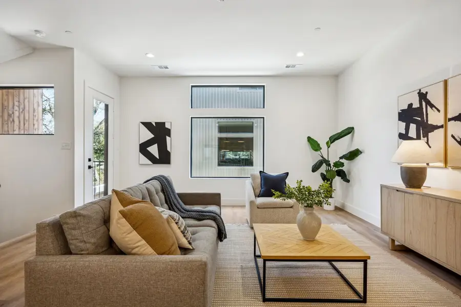 2147 Mail Avenue, Dallas, TX 75235 - #3