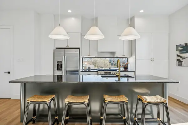 2151 Mail Avenue, Dallas, TX 75235