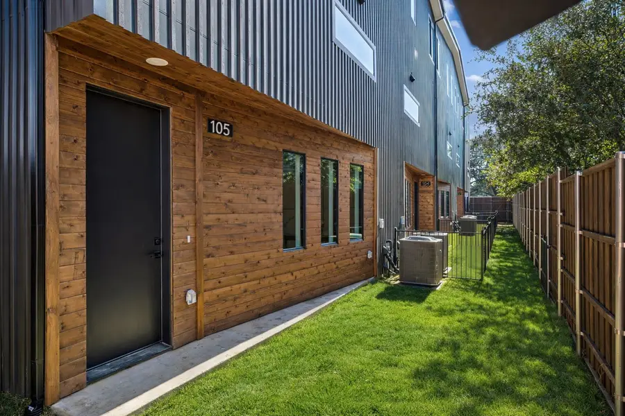 2151 Mail Avenue, Dallas, TX 75235 - #3