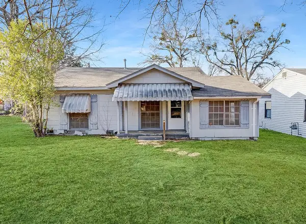 733 Arizona Avenue, Wake Village, TX 75501