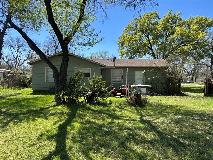 407 N Avenue J, Clifton, TX 76634 - #3