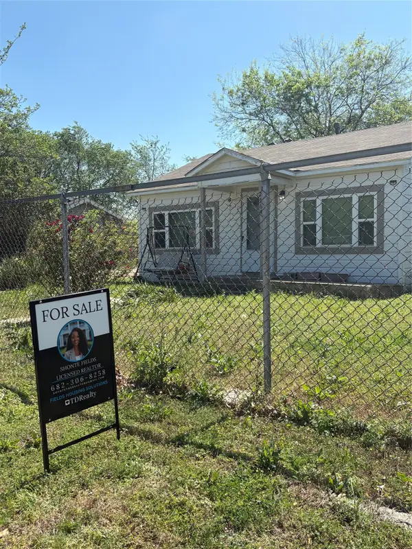 2564 High Crest Avenue, Fort Worth, TX 76111