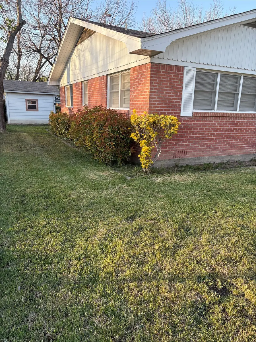 1403 W 5th Street, Clifton, TX 76634 - #2